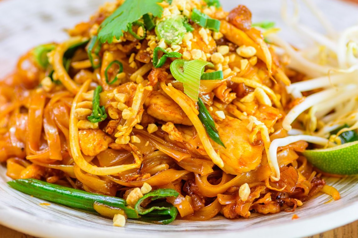 اشهر ١٠ اطباق اسيوية تايلندية باد-تاي-Pad-Thai